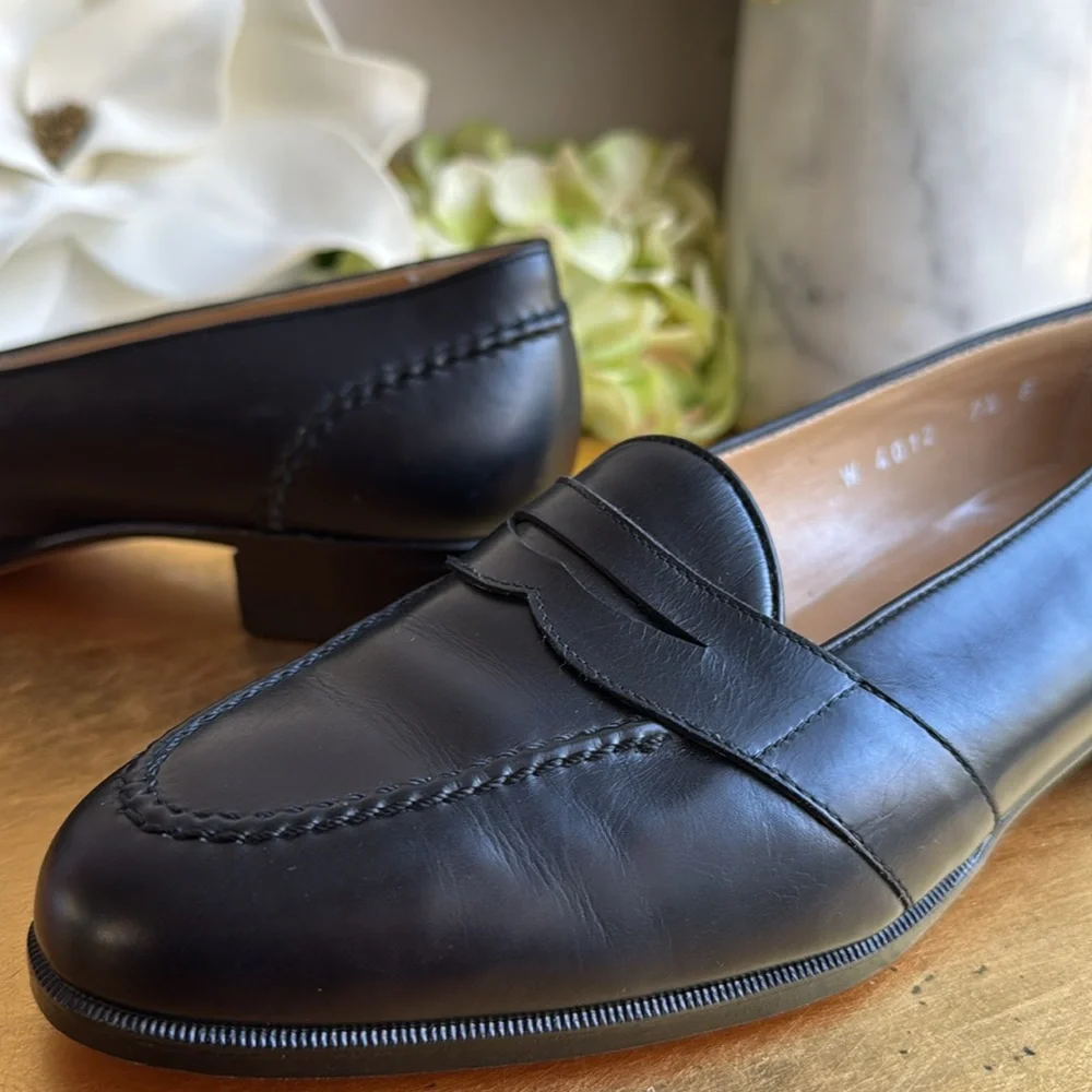 Ralph Lauren Made in Italy Heeled Penny Loafer in Black Leather - Picture 8 of 16